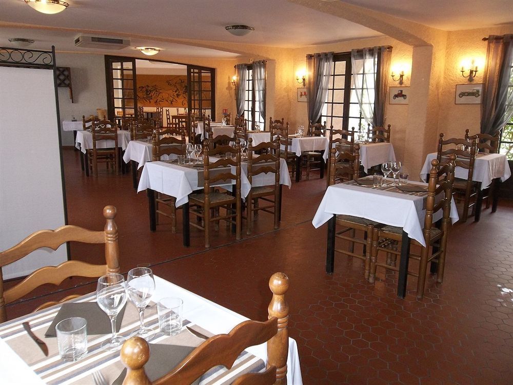 Logis Hotel Restaurant Le Top Du Roulier Capendu Exterior foto